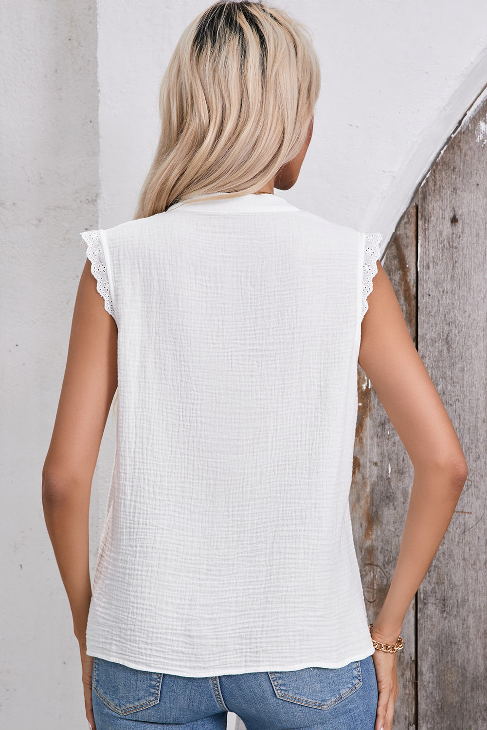 White Lace Trim Crinkle Knot Hem Sleeveless Shirt