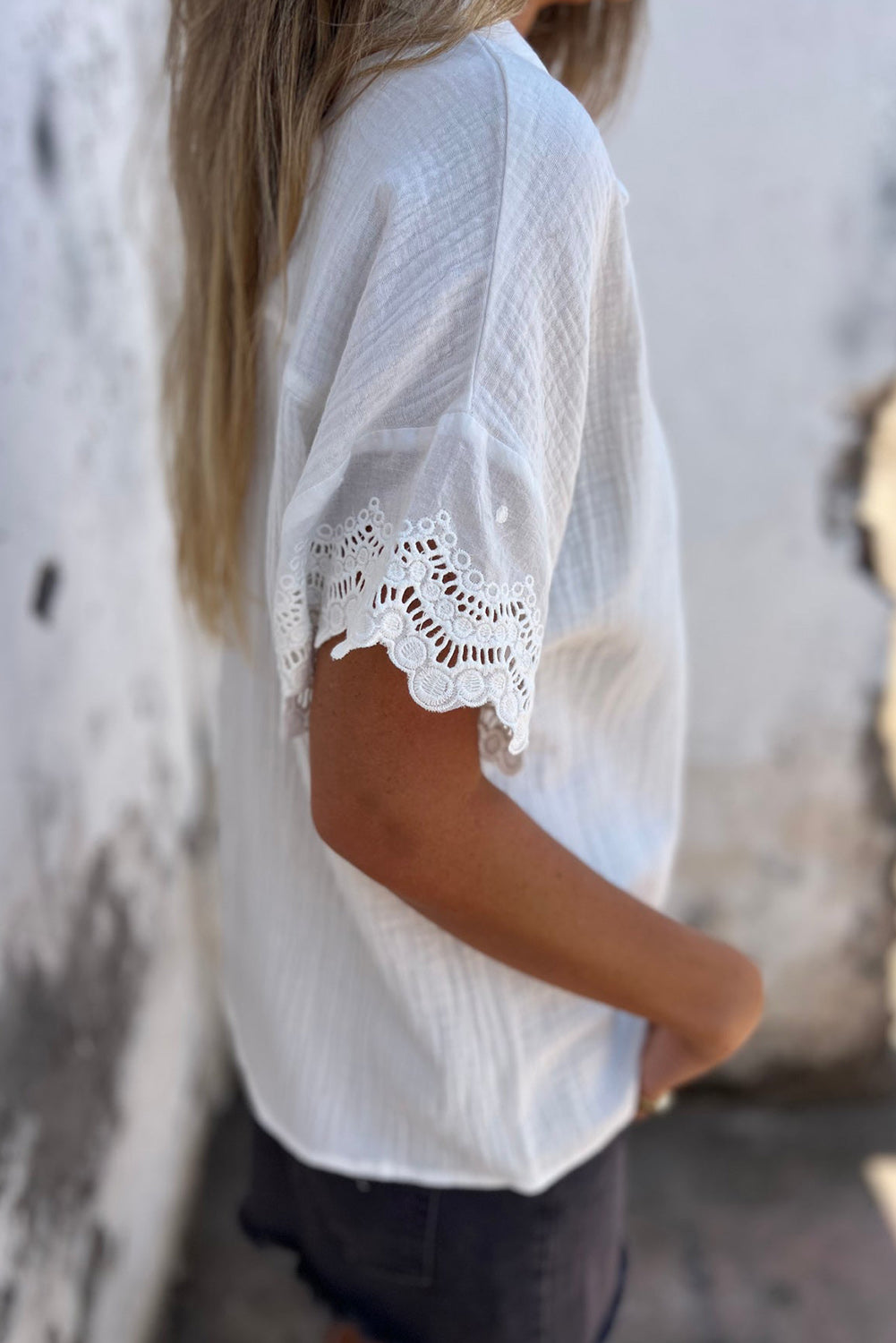 White Crinkled Lace Splicing Sleeve Collared V Neck Blouse